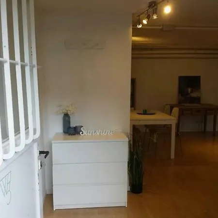 Apartmán Kunstlerwohnung Surther Strasse 92 *